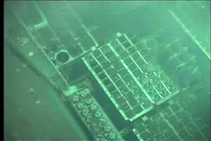 福島第一原子力発電所 ４号機使用済燃料プール（動画）