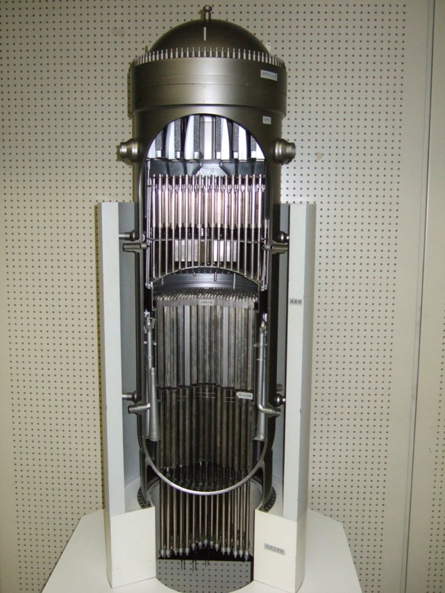 a model of a nuclear reactor pressure vessel (entire picture)