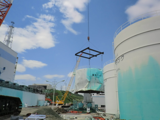 福島第一原子力発電所　No1重油タンクの撤去作業