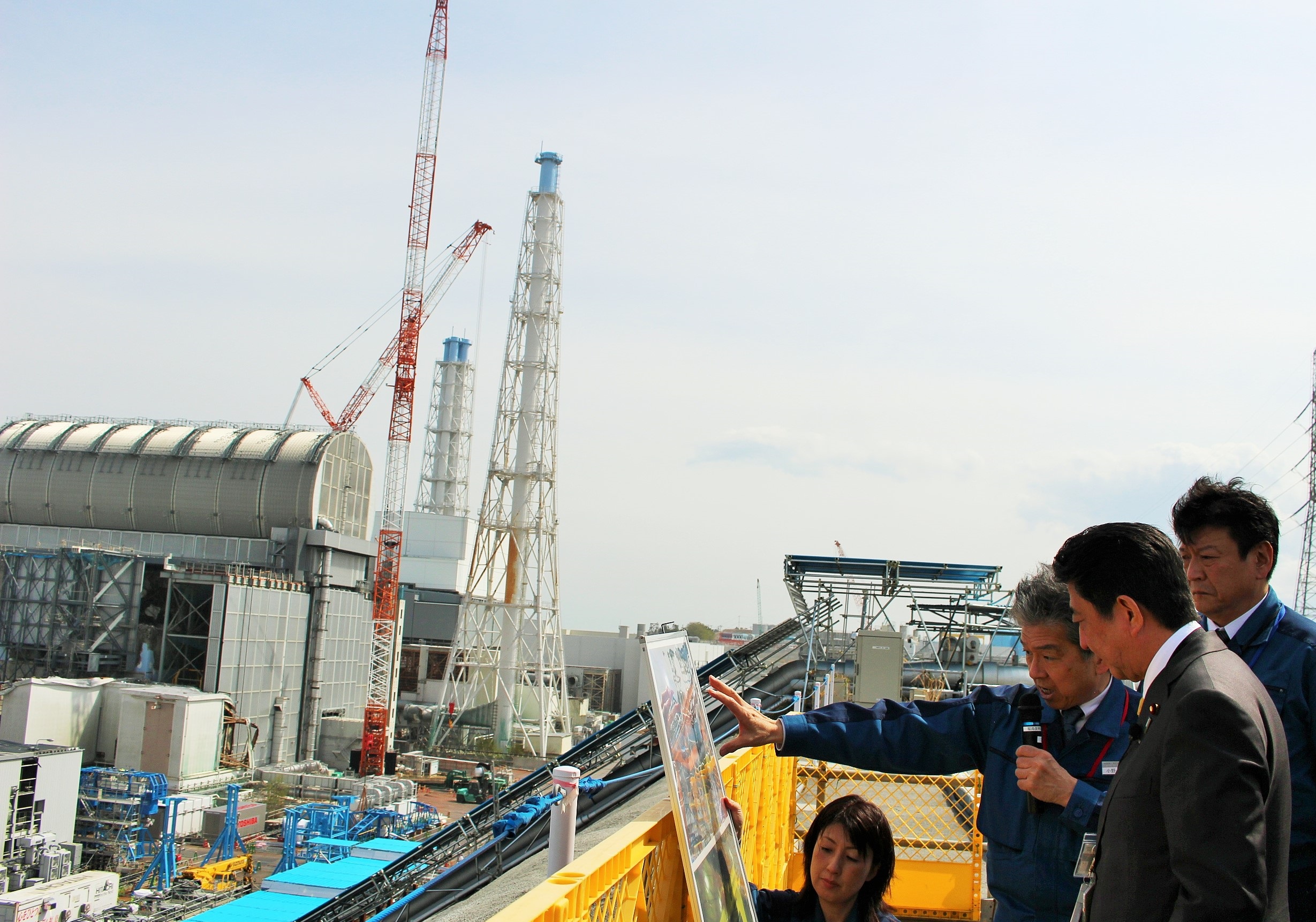 Prime Minister Shinzo Abe visited the Fukushima Daiichi Nuclear Power Station