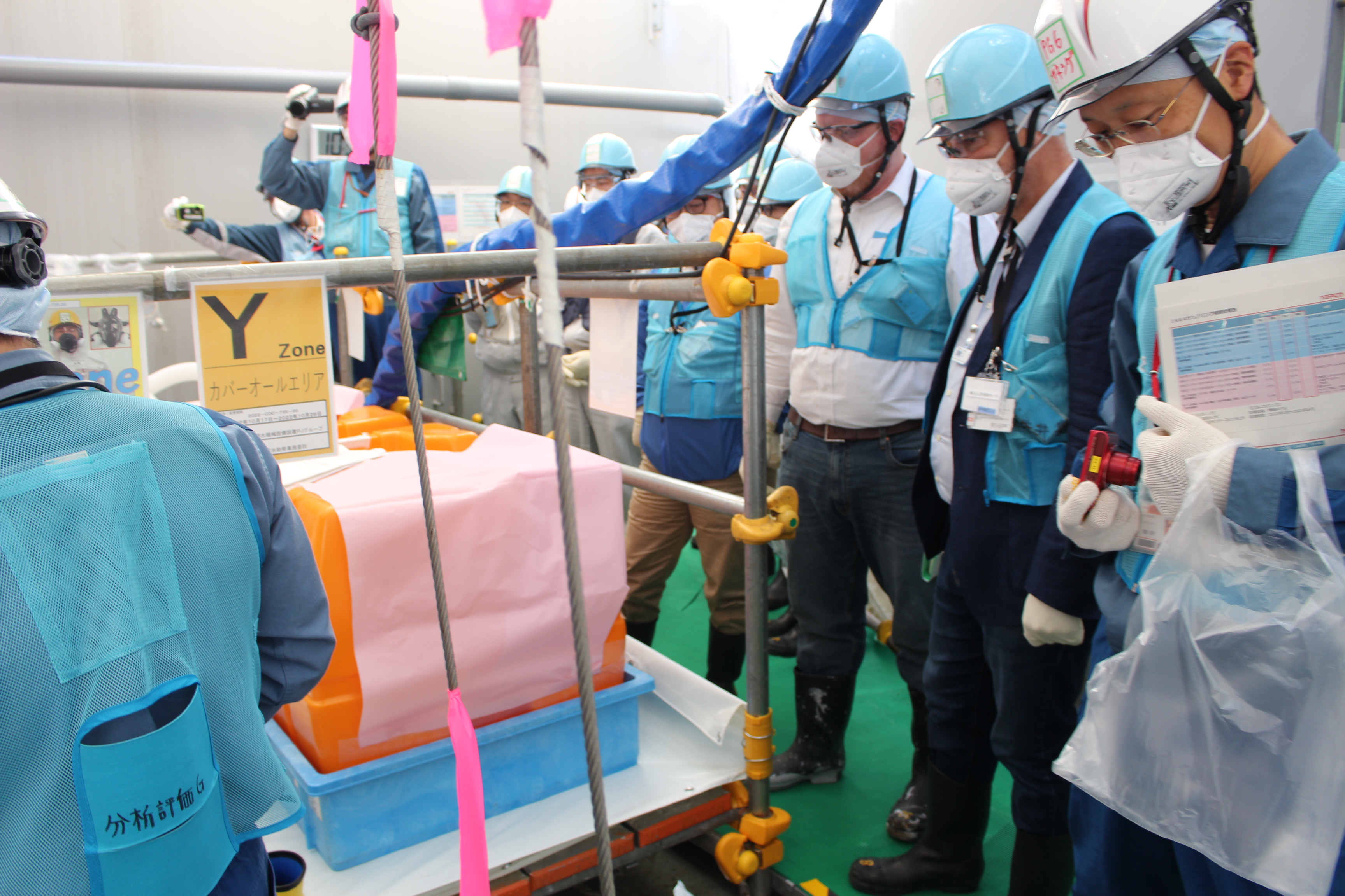 東京電力福島第一原子力発電所　IAEA関係者による3回目のALPS処理水サンプル採取立会