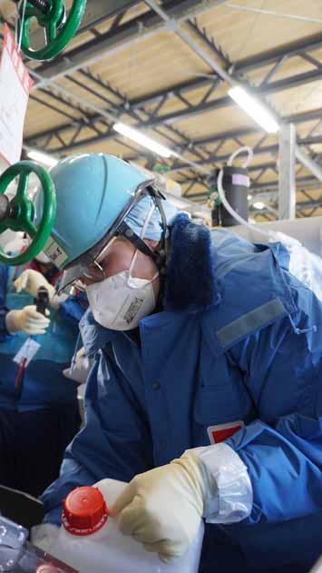 Sampling at the transfer facility (experts from France laboratories)