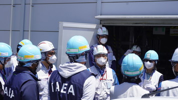 多核種移送設備建屋をご視察の様子