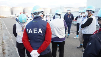 J9タンクエリアをご視察の様子①