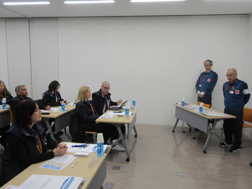 当社による廃炉の概要説明の様子