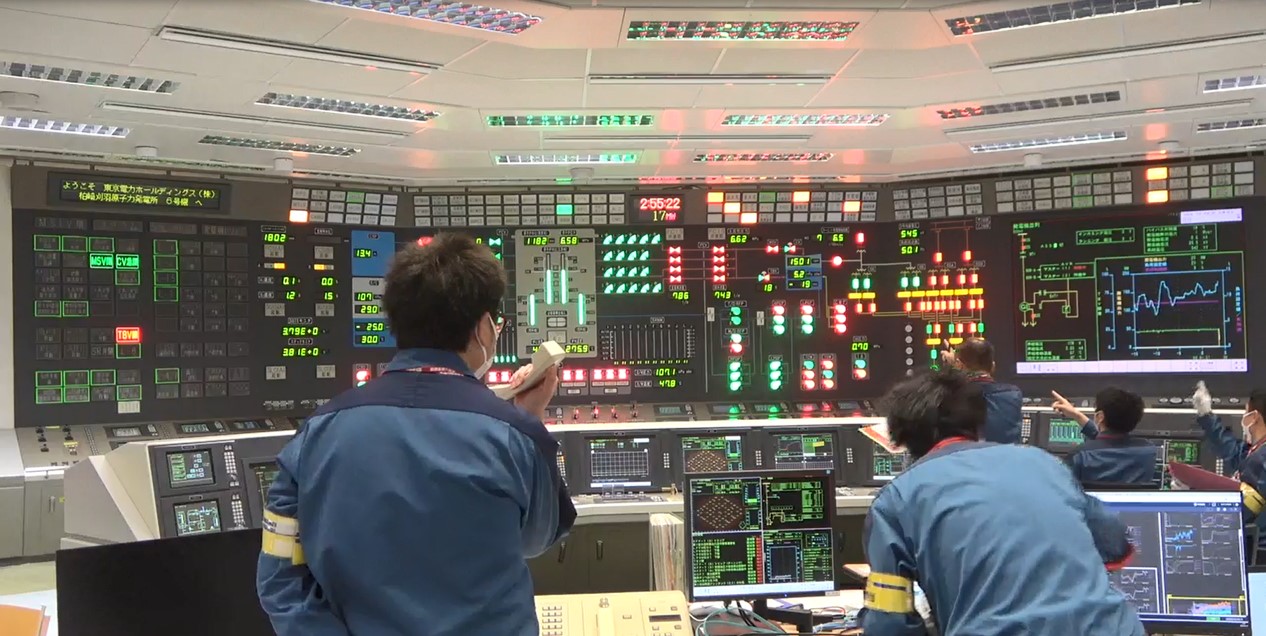 柏崎刈羽原子力発電所6号機　発電機仮並列