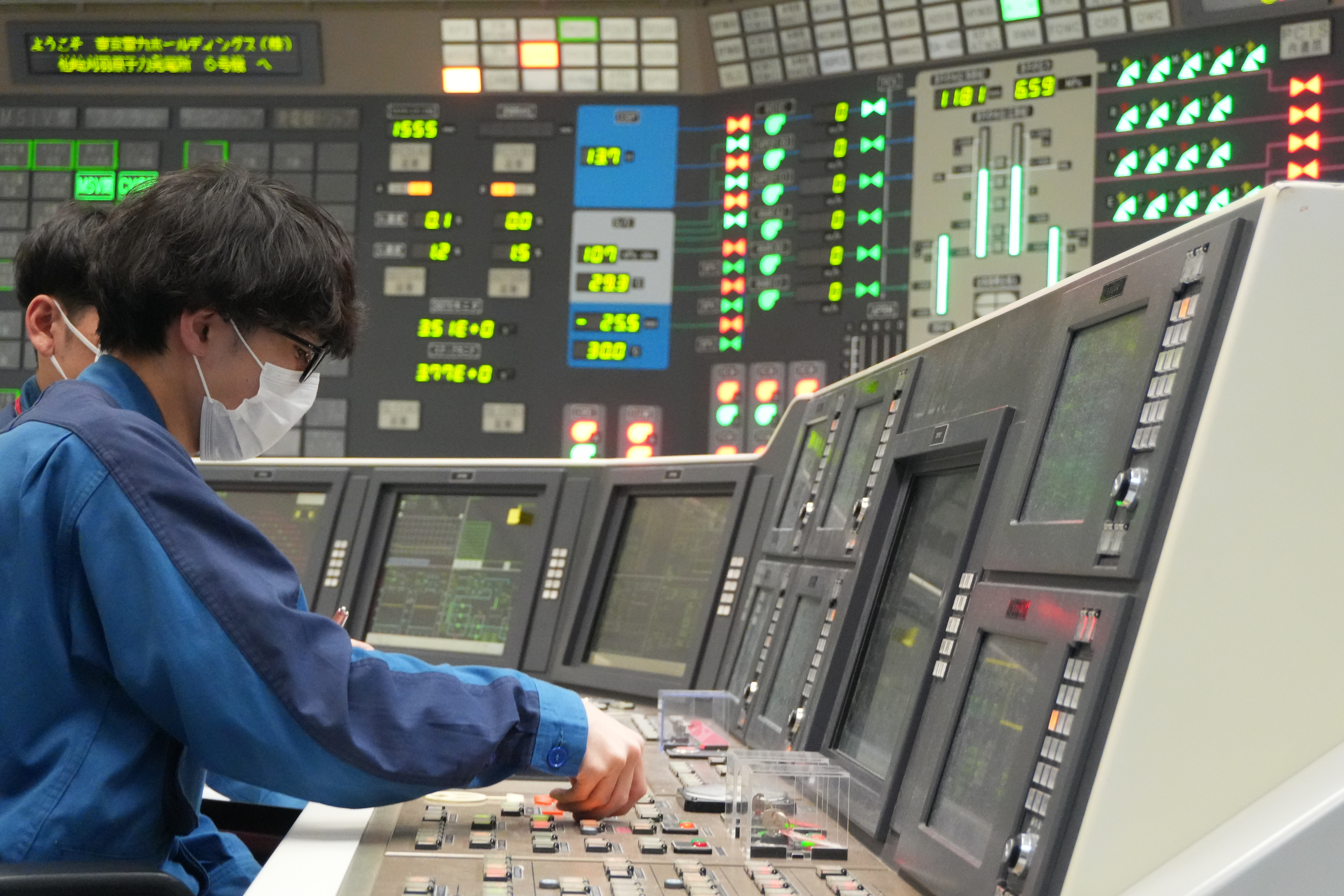 柏崎刈羽原子力発電所6号機　発電機本並列