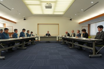 オープニング①