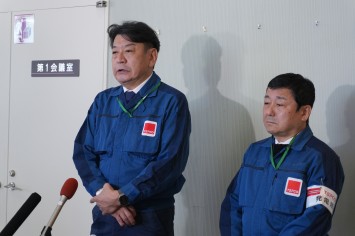 小早川社長・稲垣所長マスコミ取材
